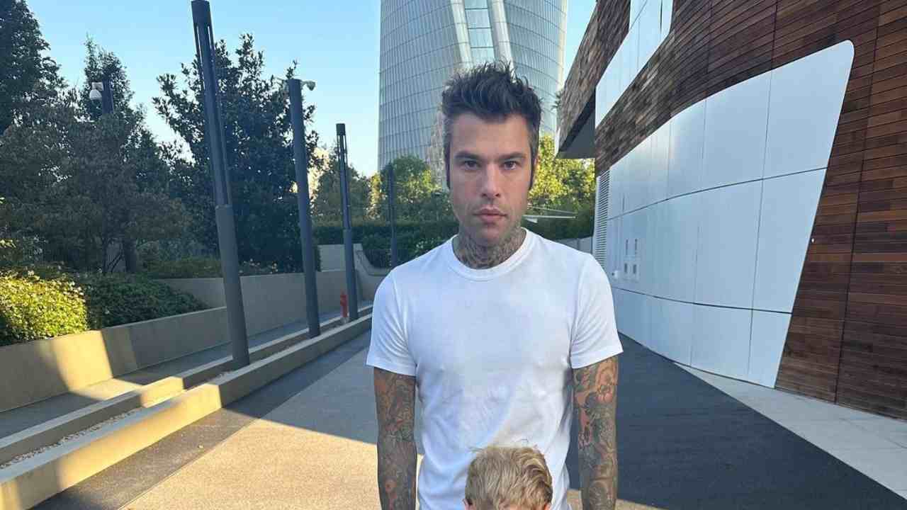 Fedez denuncia campione olimpico